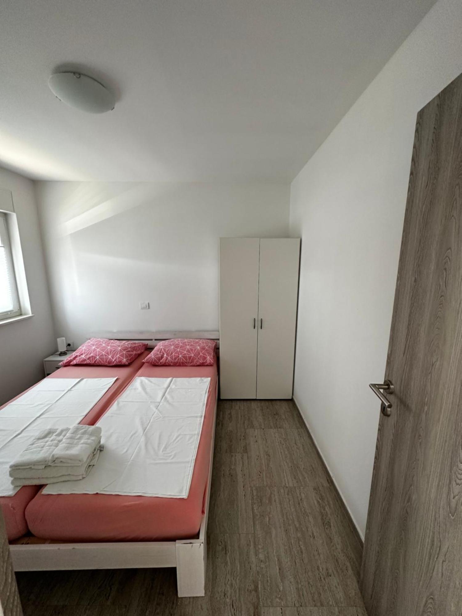 Apartmani Tamaris Murter Zewnętrze zdjęcie